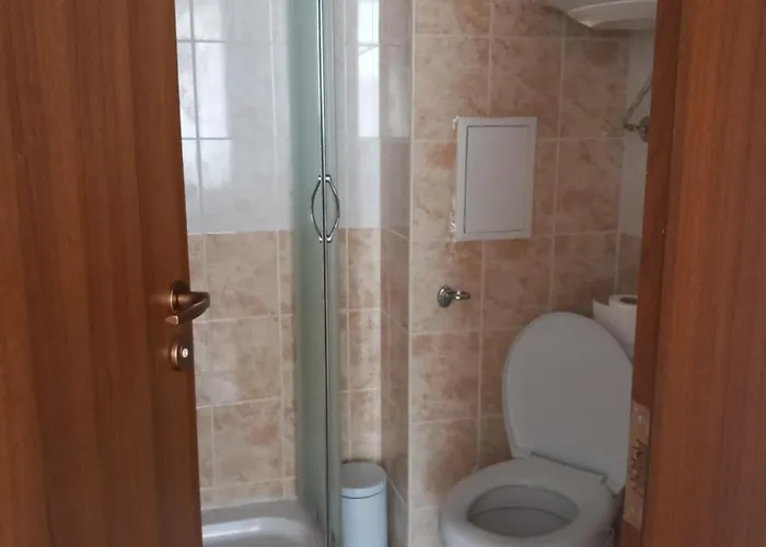 Sunny Day 6 One Bedroom Apartment *